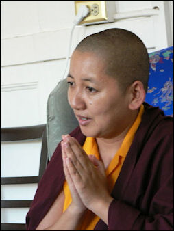 20120501-nun Khandro_Rinpoche.jpg